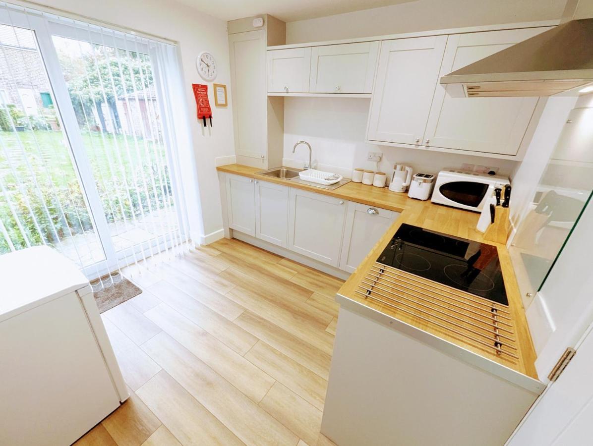Blossom Holiday Lets - 94 Roseberry Cottages Guisborough Exteriör bild
